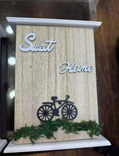 Vintage Wooden Wall Mounted Key Box, Wall Mounted 6 Hook Key Holder
